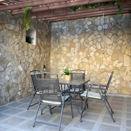 Casa Alfarroba 度假居 *